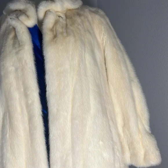 Samuel Spritser Furs Elegant Cream Fur Coat Size M/L - Picture 5 of 16